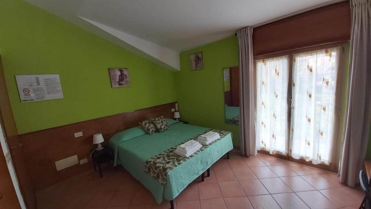 Orso Momo Hotell Calizzano Eksteriør bilde